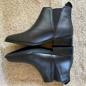 Nisolo Eva Black Leather Ankle Boots size 5